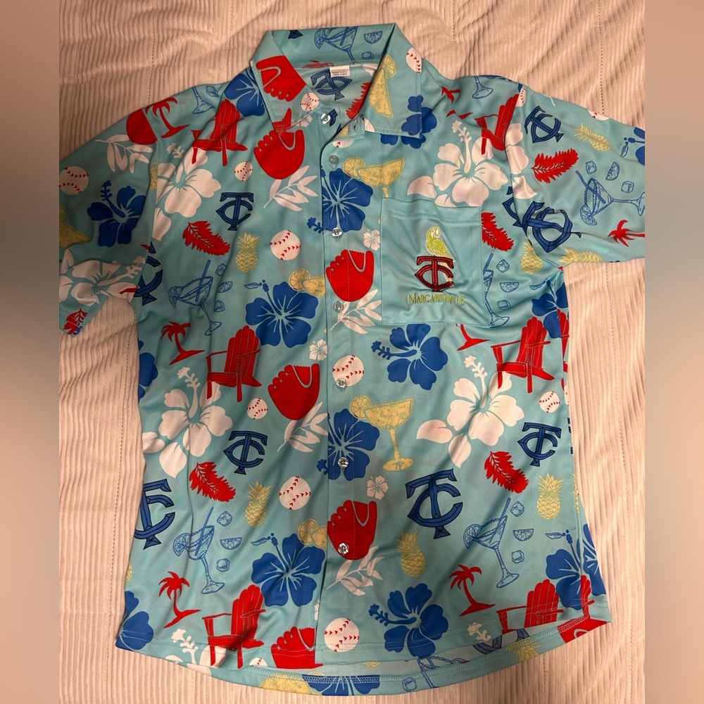Minnesota Twins Margaritaville Hawaiian Shirt Mens Size Medium MLB Floral Adult